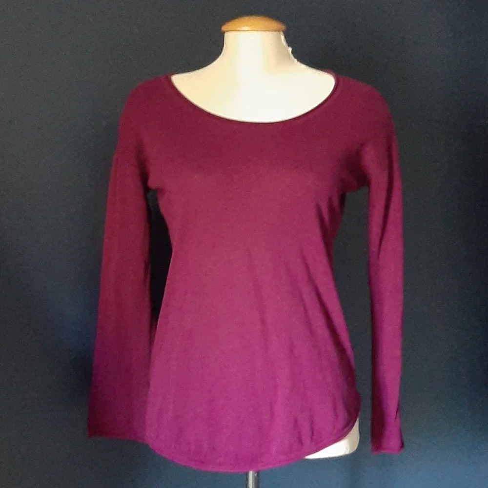 2/$20 Long  sleeve lord and Taylor top